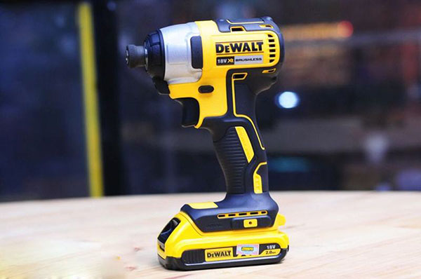 Máy vặn vít chạy pin Dewalt DCF787D2-B1