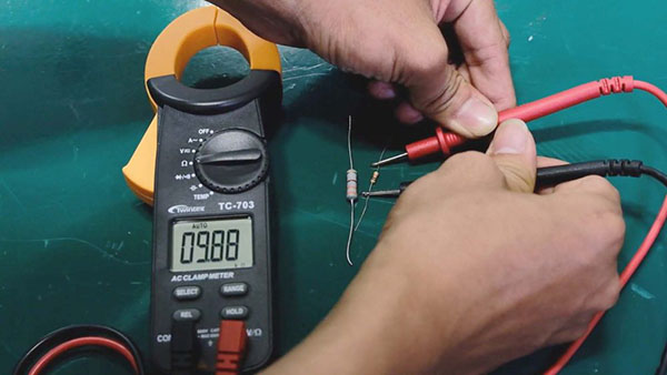 Cách đo thông mạch bằng ampe kìm đơn giản