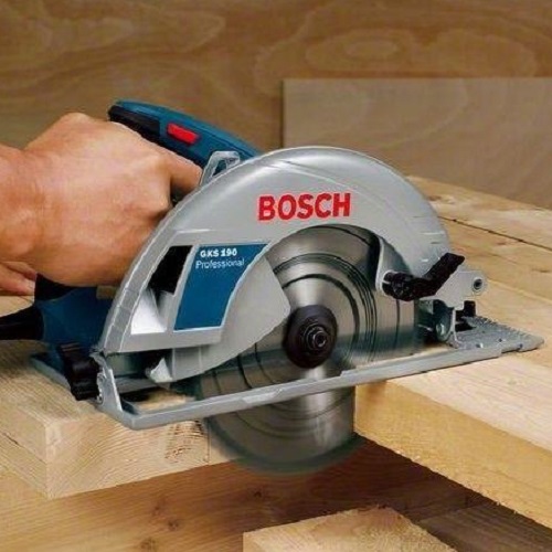 Cách sử dụng máy cưa gỗ cầm tay an toàn