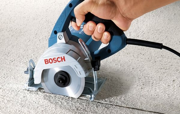 Giá thành máy cắt gạch Bosch khoảng trên 1 triệu