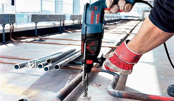 Chọn máy khoan có công suất vừa phải để phục vụ công việc thi công công trình