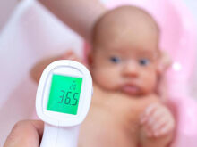 nhiệt độ nước tắm cho trẻ sơ sinh