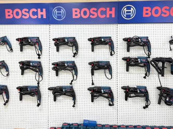 Hình ảnh máy khoan Bosch tại cửa hàng THB Việt Nam