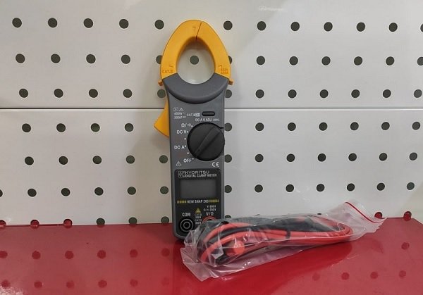 Kyoritsu Kew Snap 203 có thiết kế nhỏ gọn, dễ sử dụng