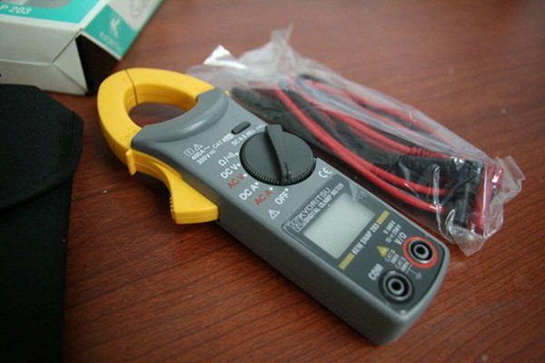 Bộ sản phẩm ampe kìm Kyoritsu Kew Snap 203