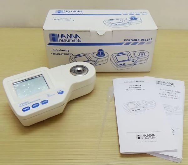 Bộ sản phẩm khúc xạ kế đo độ mặn điện tử đo độ mặn Hanna HI96821